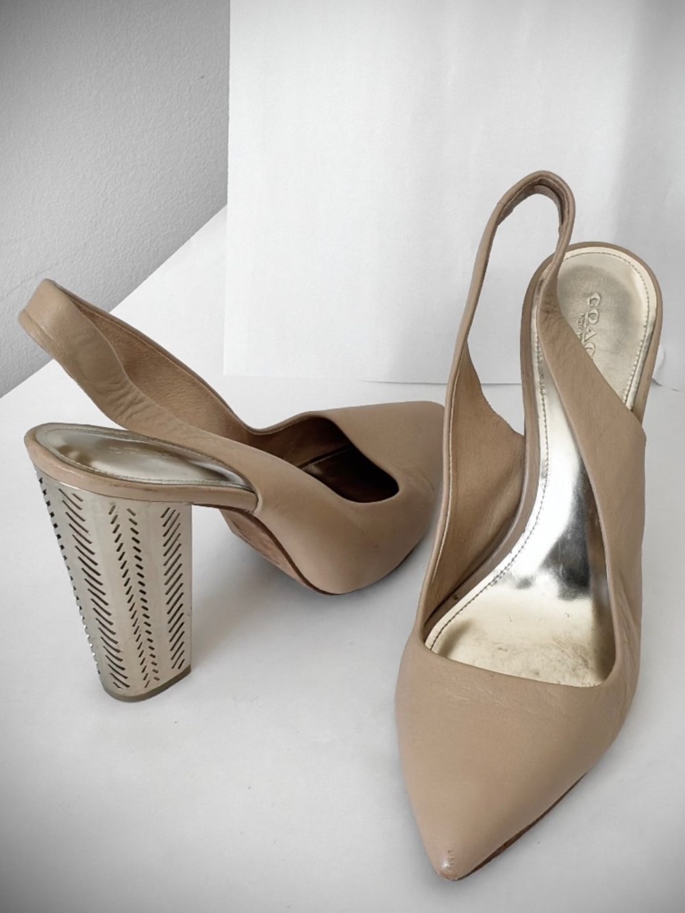 COACH Finley Tan Leather Slingback Block Heels Metaklic Gold Size 10B - Picture 7 of 8
